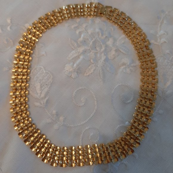 Gold Mesh Necklace - Picture 3 of 4